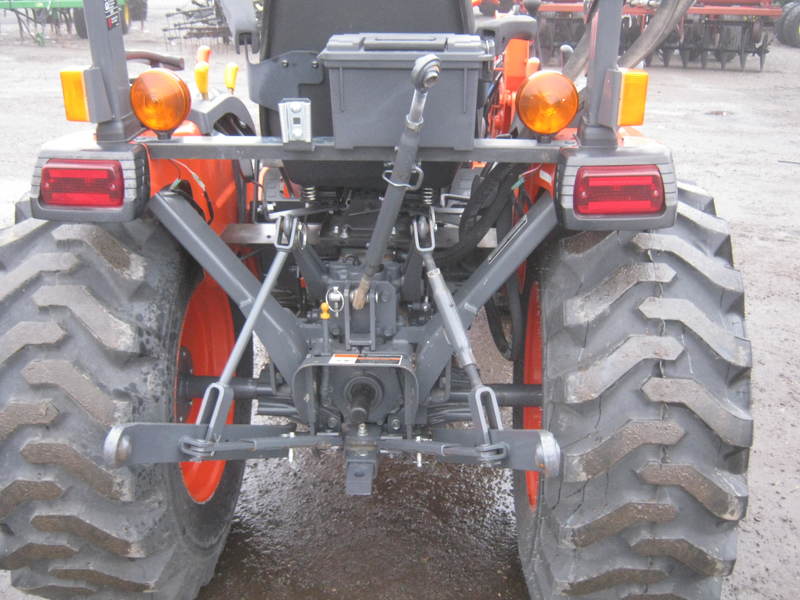 BRYAN'S FARM Kubota B3350 Tractor